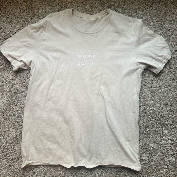 What would Jesus do- He would love first T-Shirt - Picture 2 of 3